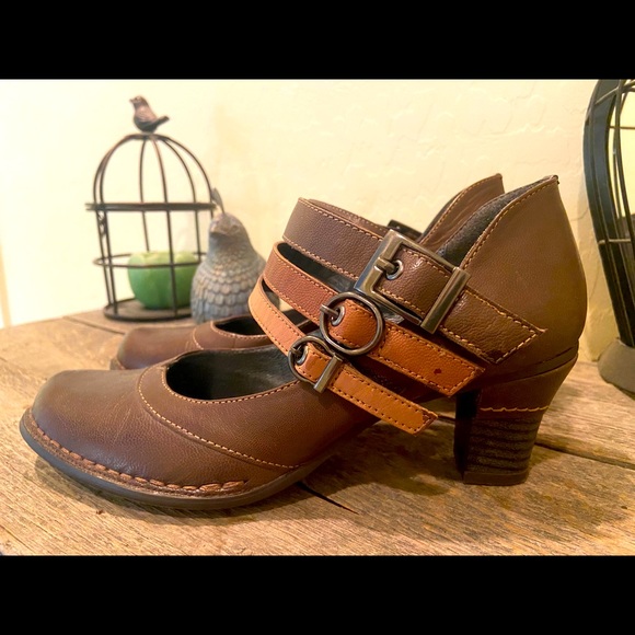 Sweet brand brown leather strappy heels - Picture 8 of 8